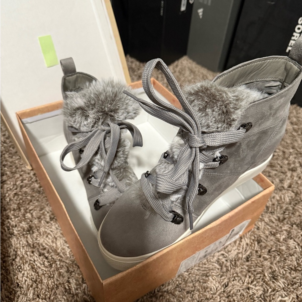 Buckle Gray Winter & Rain Boots with Fur Trim BRAND NEW SIZE 9 - Picture 2 of 6